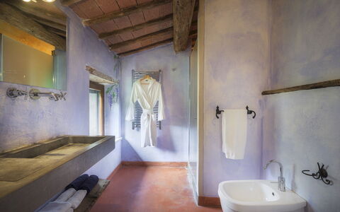 Casa di Pan 6: Pared, Piso, Arreglo De Tubería, Suelo, Diseño De Interiores, Techo, Plomería, Grifo, Baño, Loseta