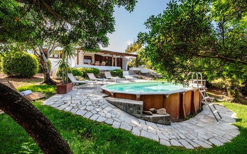 Villa Isa 6: Piscina, Recurso, Mueble, Mueble Para Exteriores, Jardín, Patio Interior, Eco Hotel, Silla, Sombra, Inmuebles