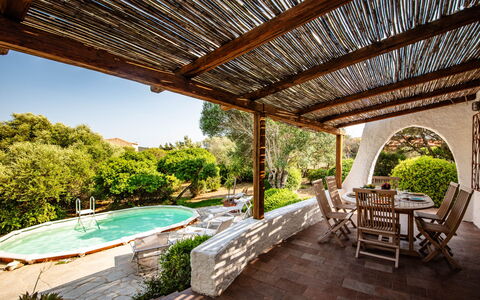 Villa Isa 6: Mueble, Piscina, Mueble Para Exteriores, Arquitectura, Recurso, Silla, Patio Interior, Jardín, Inmuebles, Eco Hotel