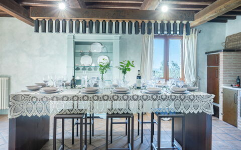 Le Residenze dei Potti 12: Mueble, Diseño De Interiores, Mesa, Vajilla, Manteles, Linos, Textil, Comedor, Cocina Y Comedor Mesa, Silla