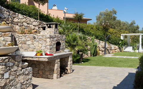 Villa Pietro 10: Jardín, Arbusto, Maceta, Paisajismo, Losa, Sombra, Recurso, Patio Interior, Yarda