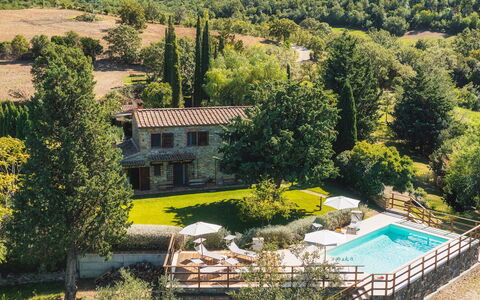 Podere Caprarecce 8: Casa, Arbusto, Casa, Inmuebles, Cabaña, Casa De Campo, Jardín, Piscina, Villa