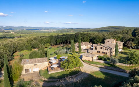 Borgo Gallinaio 32: Casa, Casa, Inmuebles, Paisaje, Barrio Residencial, Llanura, Área Rural, El Terreno Del Lote, Asentamientos Humanos, Pueblo