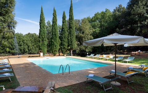 Borgo Gallinaio 32: Árbol, Piscina, Sombra, Hacienda, Eco Hotel, Villa, Hojas Perennes