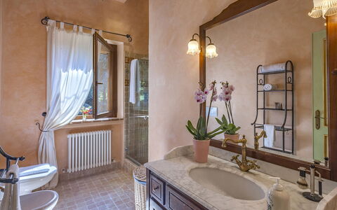 Villa Il Baiocco 8: Diseño De Interiores, Arreglo De Tubería, Lavabo Del Baño, Piso, Grifo, Baño, Encendiendo, Suelo, Lavabo, Plomería
