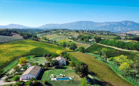 La Casa nei Vigneti 10: Accidentes Geográficos Montañosas, Colina, Paisaje Natural, Paisaje, Tierras Altas, Llanura, Campo, Montaña, Área Rural, Agricultura