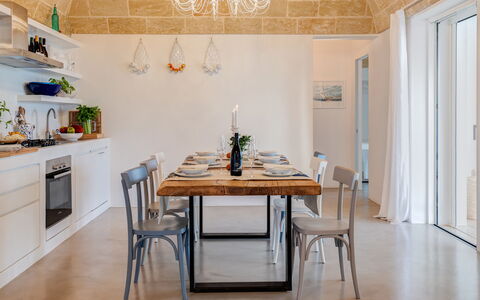 Villa la Pupazza 8: Mueble, Diseño De Interiores, Piso, Silla, Mesa, Madera, Cocina Y Comedor Mesa, Comedor, Techo, Suelo