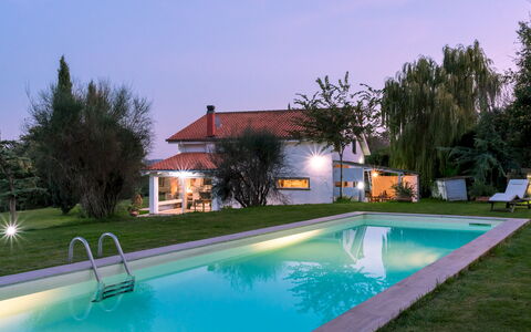 Villa Bubi 8+1: Piscina, Azul, Recurso, Casa, Material Compuesto, Inmuebles, Hacienda, Eco Hotel, Casa De Campo, Jardín