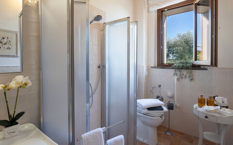 La Buganvilla 14: Pared, Diseño De Interiores, Arreglo De Tubería, Piso, Casa, Suelo, Habitación, Baño, Plomería, Departamento