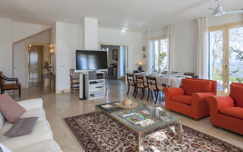 Villa Lucente 6+2: Mueble, Diseño De Interiores, Piso, Suelo, Sofá, Techo, Habitación, Madera, Sala, Mesa