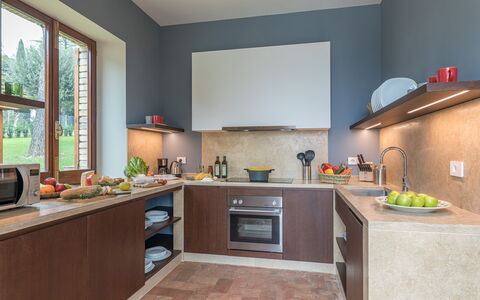 Villa Anna Elisa 8: Cocina, Aparato De Cocina, Mostrador, Mueble, Diseño De Interiores, Gabinetes, Electrodoméstico, Madera, Piso, Electrodoméstico