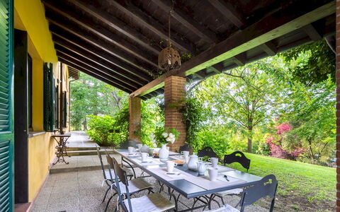 Tenuta Contessa Chiara 17: Mueble, Puerta, Silla, Sombra, Jardín, Inmuebles, Cocina Y Comedor Mesa, Patio Interior, Bicicleta, Mueble Para Exteriores