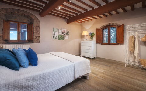 Podere Il Chiesino 8+2: Mueble, Diseño De Interiores, Pared, Madera, Piso, Habitación, Suelo, Cama, Casa, Habitación