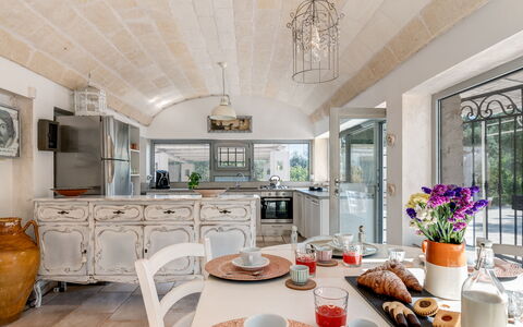 Pigreco 6+2: Mueble, Diseño De Interiores, Piso, Casa, Mesa, Cocina Y Comedor Mesa, Cocina, Techo, Mostrador, Silla