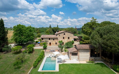 Terra di Siena 14: Casa, Casa, Barrio Residencial, Inmuebles, Villa, Paisajismo, Mansión, Patio, Piscina, Hacienda