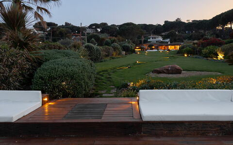 Villa Padulella 8+2: Jardín, Sombra, Mueble Para Exteriores, La Iluminación Del Paisaje, Paisajismo, Eco Hotel, Patio Interior, Recurso, Yarda, Diseño