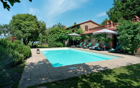 Podere Belvedere 6: Piscina, Mueble Para Exteriores, Inmuebles, Jardín, Hacienda, Recurso, Villa, Patio Interior, Paisajismo, Yarda