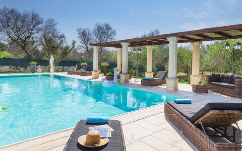 Villa la Dolce Vita 6: Piscina, Recurso, Ocio, Mueble Para Exteriores, Mueble, Eco Hotel, Sombra, Material Compuesto, Silla, Fuente De Agua