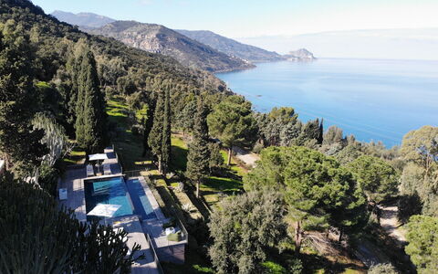 Villa Armonia 8: Hill Station, Piscina, Sonido, Bahía, Zona Tropical, Lago, Recurso, Ciudad De Vacaciones, Hojas Perennes