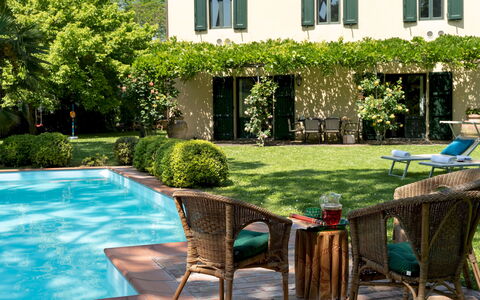 Villa Paesante 8: Piscina, Mueble Para Exteriores, Arbusto, Recurso, Jardín, Mueble, Sombra, Eco Hotel, Inmuebles, Paisajismo