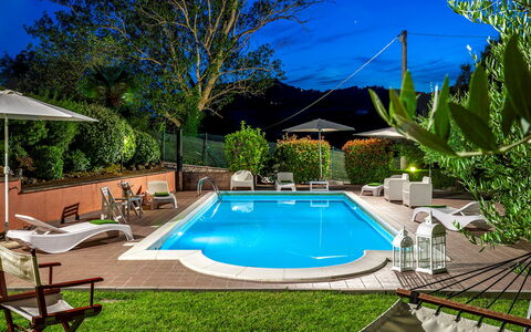 Villa Banci 8: Piscina, Recurso, Mueble Para Exteriores, Paraguas, Thermae, Eco Hotel, Mueble, Sunlounger, Ocio, Hacienda