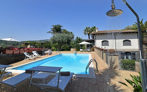 Villa Biddizza 10: Piscina, Recurso, Hotel, Hacienda, Eco Hotel, Villa, Paraguas, Silla, Sunlounger