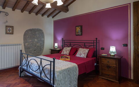 Dimora Alessandra 4: Mueble, Diseño De Interiores, Habitación, Cama, Pared, Piso, Suelo, Lecho, Sábana, Habitación