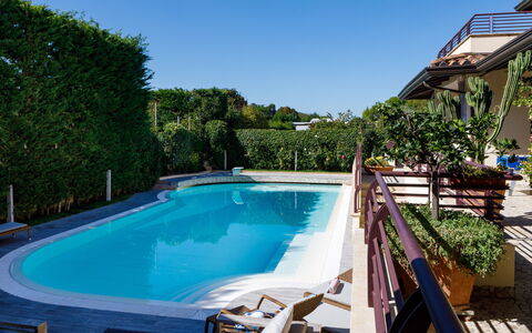 Villa Alais 8: Azul, Piscina, Recurso, Ocio, Mueble Para Exteriores, Eco Hotel, Sombra, Villa, Hacienda, Hotel