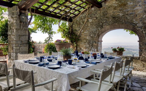 Scandelaia 12: Mueble, Mesa, Silla, Restaurante, Manteles, Cocina Y Comedor Mesa, Mesa Al Aire Libre, Patio, Comedor, Planta De Casa