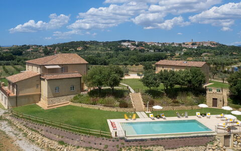 Casolare San Martino 12: Casa, Barrio Residencial, Piscina, Casa, Paisaje, Inmuebles, El Terreno Del Lote, Área Rural, Asentamientos Humanos, Casa De Campo