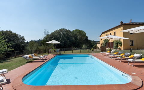 Villa Montefalconi 11: Piscina, Inmuebles, Hotel, Villa, Hacienda, Sunlounger, Eco Hotel, Mueble Para Exteriores, Recurso