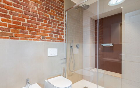 Villa Boemia 10: Pared, Arreglo De Tubería, Piso, Ladrillo, Baño, Suelo, Marrón, Diseño De Interiores, Plomería, Grifo