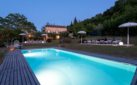 I Lauri 12: Piscina, Recurso, Mueble Para Exteriores, Sunlounger, Inmuebles, Eco Hotel, Hacienda, Jardín, Thermae, Patio Interior
