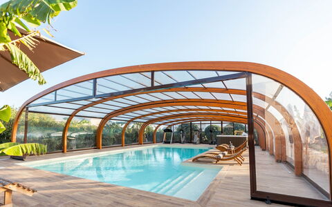 Villa i Mori 4: Madera, Material Compuesto, Eco Hotel, Ocio, Piscina, Sombra, Jardín, Estructura Al Aire Libre, Manchas De Madera, Recurso