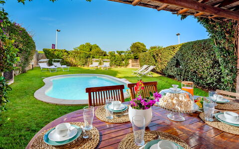 Casa Maestrale 6: Piscina, Recurso, Jardín, Eco Hotel, Paisajismo, Mueble Para Exteriores, Ocio, Césped, Hacienda, Inmuebles