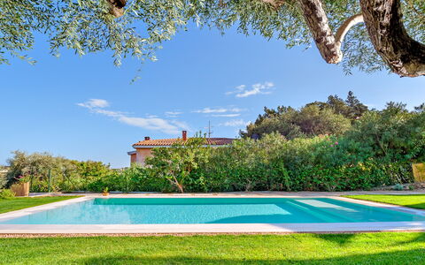 Villa la Marina 5+1: Azul, Piscina, Jardín, Recurso, Inmuebles, Patio Interior, Casa De Campo, Eco Hotel, Paisajismo, Hacienda