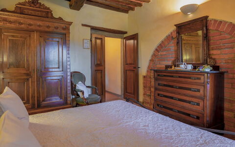 Podere Giardino 16+2: Mueble, Diseño De Interiores, Pared, Madera, Piso, Habitación, Suelo, Encendiendo, Cama, Habitación