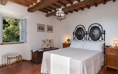 Villa la Rassinata 8: Pared, Mueble, Habitación, Cama, Casa, Piso, Marco De La Cama, Lecho, Sábana, Departamento