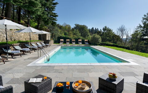 Villa la Rassinata 8: Piscina, Mueble Para Exteriores, Losa, Sunlounger, Sombra, Eco Hotel, Jardín, Recurso, Paisajismo, Silla
