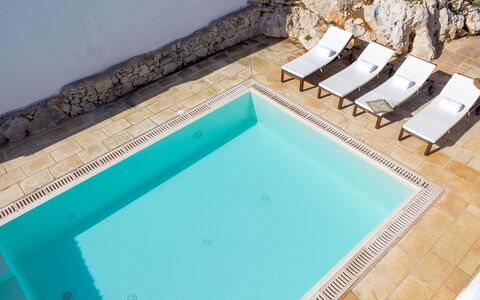 Villa Floria 4: Piscina, Material Compuesto, Recurso, Mueble Para Exteriores, Loseta, Thermae, Hotel, Diseño, Eco Hotel, Losa