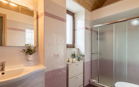 Villa Serena 4: Arreglo De Tubería, Diseño De Interiores, Piso, Baño, Suelo, Lavabo Del Baño, Lavabo, Grifo, Plomería, Habitación