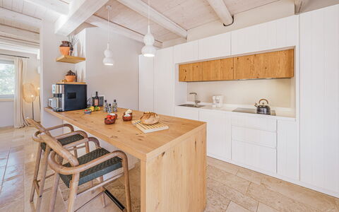 Opuntia Trulli e Lamie 10: Mueble, Piso, Cocina, Diseño De Interiores, Mostrador, Madera, Suelo, Techo, Suelos De Madera, Gabinetes