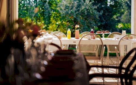 Opuntia Trulli e Lamie 10: Mueble, Mesa, Silla, Mesa Al Aire Libre, Mueble Para Exteriores, Restaurante, Manteles, Cocina Y Comedor Mesa, Jardín, Utensilios Para Servir