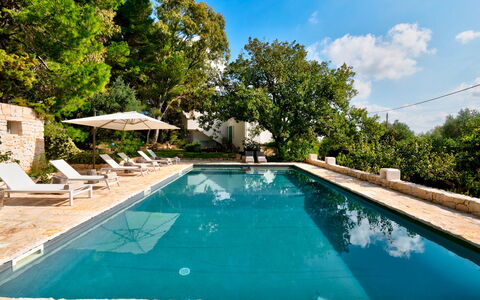 Villa Giari 8: Piscina, Mueble Para Exteriores, Recurso, Inmuebles, Sunlounger, Sombra, Eco Hotel, Hacienda, Villa, Fuente De Agua