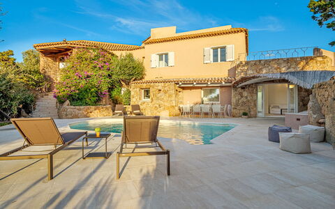 Villa Anga 10+1: Piscina, Barrio Residencial, Casa, Casa, Mueble Para Exteriores, Inmuebles, Recurso, Asentamientos Humanos, Villa, Eco Hotel