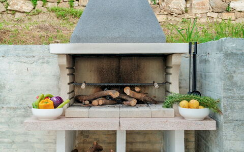 Villa Gioia 8: Ladrillo, Jardín, Losa, Hormigón, Material Natural, Diseño, Maceta, Pared De Piedra, Mueble Para Exteriores