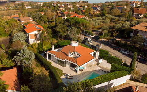 Villa Vae Victis 6: Edificio, Techo, Barrio Residencial, Casa, Casa, Barrio, Arquitectura, By, Suburbio, Asentamientos Humanos