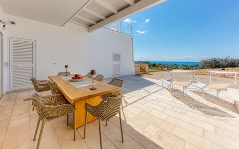 Villa Porta Azzurra 6+2: Silla, Mar, Mueble Para Exteriores, Oceano, Sombra, Balcón, Recurso, Villa, Zona Tropical, Loseta