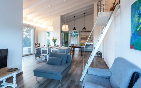 Dimora Campo delle Mura 4+2: Mueble, Diseño De Interiores, Madera, Piso, Silla, Sofá, Techo, Suelo, Mesa, Sala