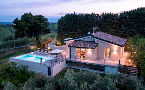Dimora Campo delle Mura 4+2: Piscina, Recurso, Inmuebles, Villa, Casa De Campo, Yarda, Hacienda, Eco Hotel, Thermae, Balcón